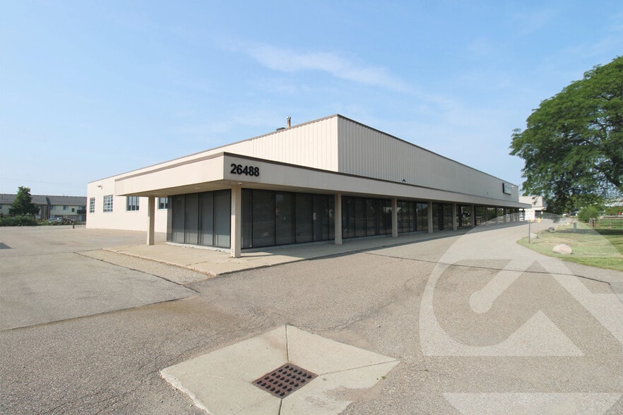 26488 Groesbeck Hwy, Warren, MI for lease - Building Photo - Image 1 of 3