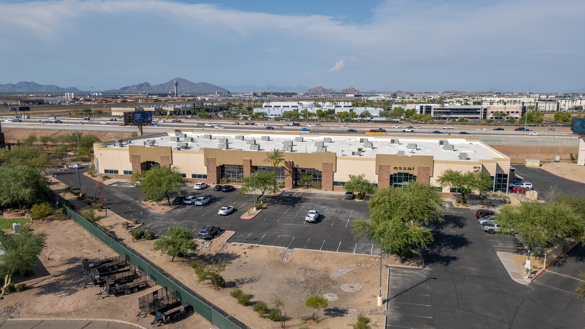 3010 E Elwood St, Phoenix, AZ à louer Photo du bâtiment- Image 1 de 11