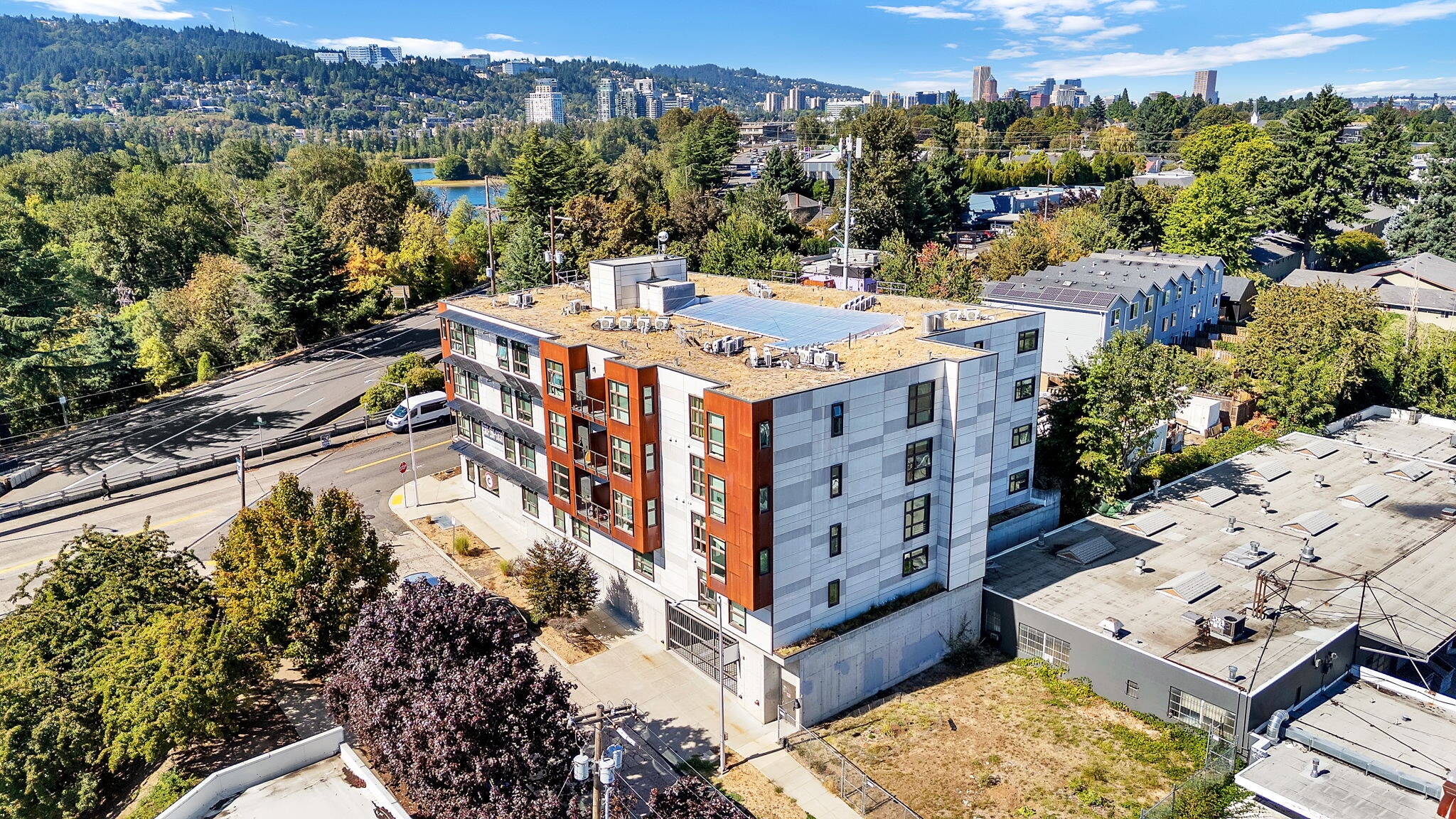 4780 SE Milwaukie Ave, Portland, OR for sale Building Photo- Image 1 of 79