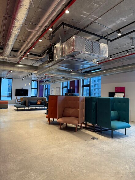 222 NW 24th St, Miami, FL à louer - Photo intérieure - Image 2 de 8