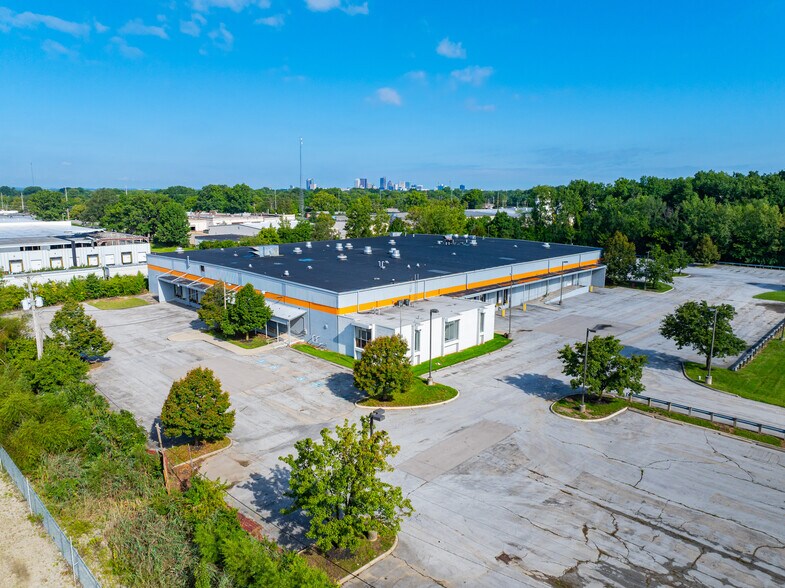2201 Advance Ave, Columbus, OH for lease - Building Photo - Image 1 of 6