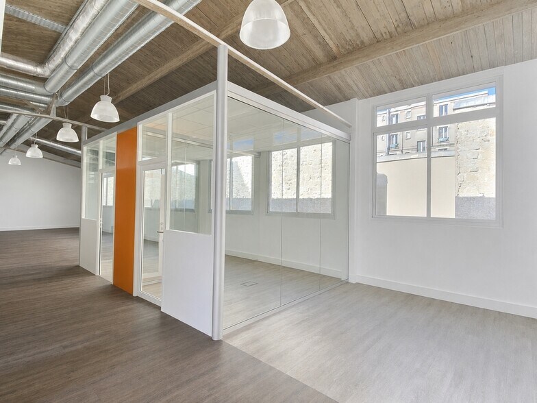 Office in Paris for lease - Building Photo - Image 2 of 8