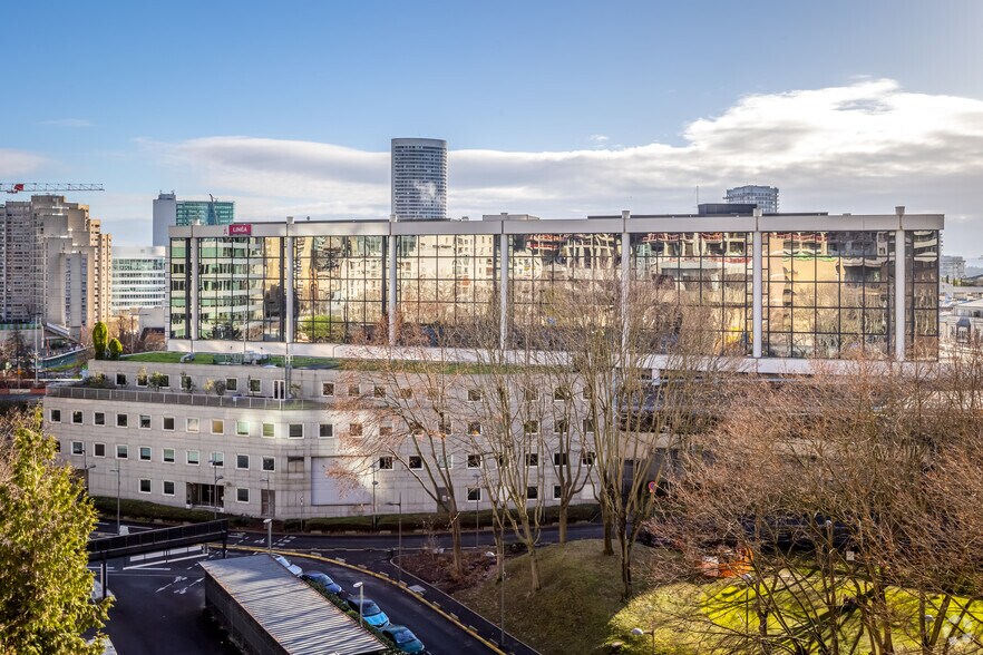 1 Rue Du Général Leclerc, Puteaux à louer - Photo du bâtiment - Image 2 de 13