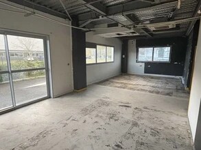 Bureau dans Vourles à louer Photo intérieure- Image 2 de 6