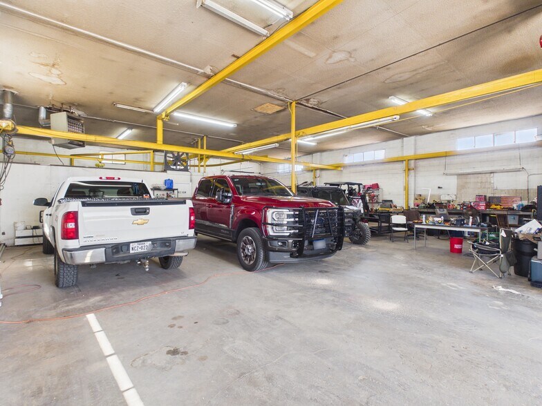 315-317 N Dumas Ave, Dumas, TX à vendre - Photo du bâtiment - Image 3 de 13