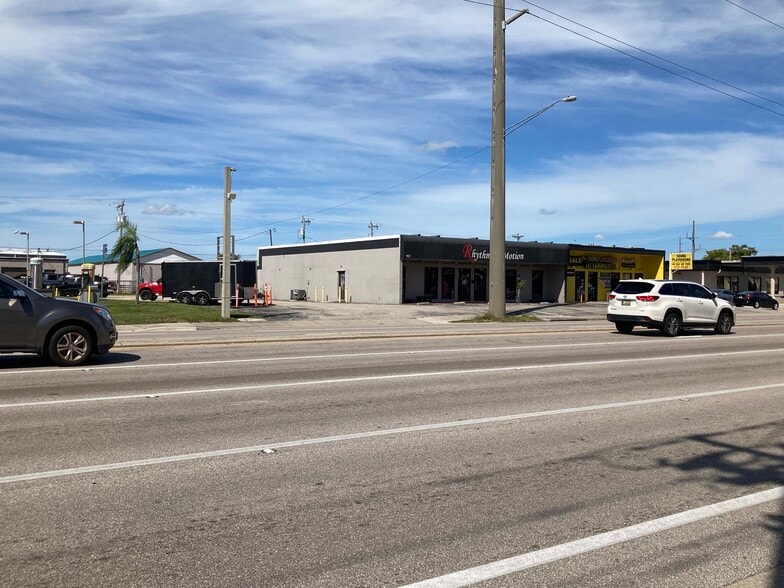 910-912 Del Prado Blvd S, Cape Coral, FL for sale - Building Photo - Image 3 of 24
