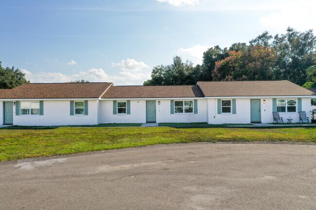 More details for 2319 W Cannon Ter NW, Winter Haven, FL - Multifamily for Sale