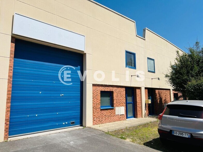Flex in Moissy-Cramayel for sale - Building Photo - Image 1 of 11