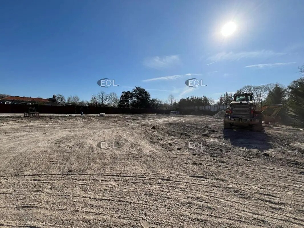 Industrial in Le Perray-en-Yvelines for lease Construction Photo- Image 1 of 2