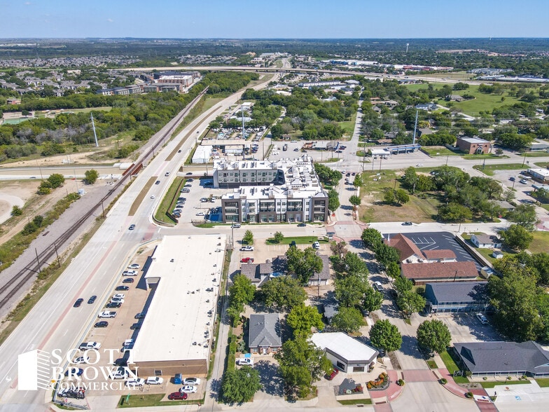 104 Houston St, Roanoke, TX for lease - Building Photo - Image 3 of 5