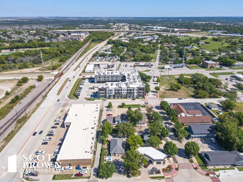 104 Houston St, Roanoke, TX à louer - Photo du bâtiment - Image 3 de 5