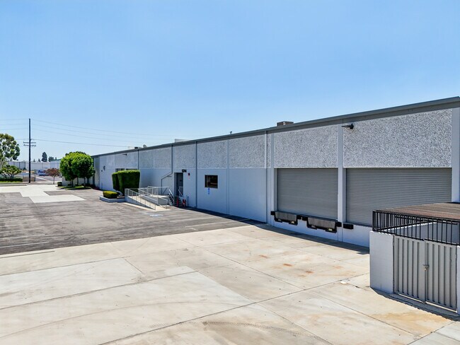 Plus de détails pour 15005 Marquardt Ave, Santa Fe Springs, CA - Industriel à louer
