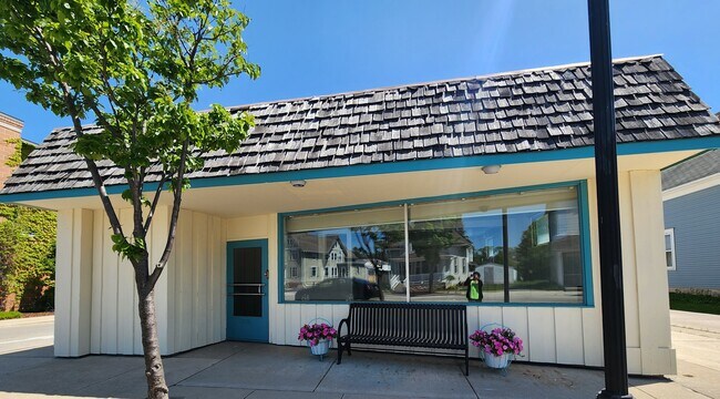 More details for 1220 12th Ave, Grafton, WI - Retail for Sale