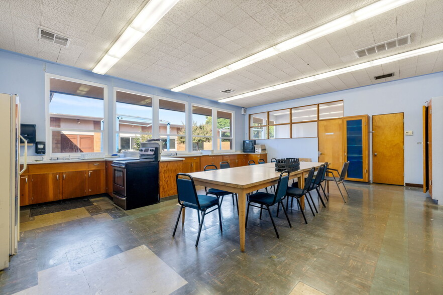 233 Riverside Way, Red Bluff, CA for sale - Building Photo - Image 3 of 6