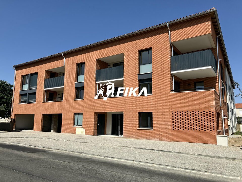 Retail in Eaunes for sale Building Photo- Image 1 of 5
