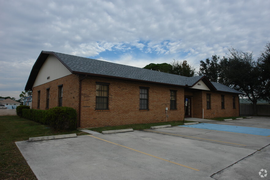 601 SE Port St Lucie Blvd, Port Saint Lucie, FL for sale - Building Photo - Image 1 of 1