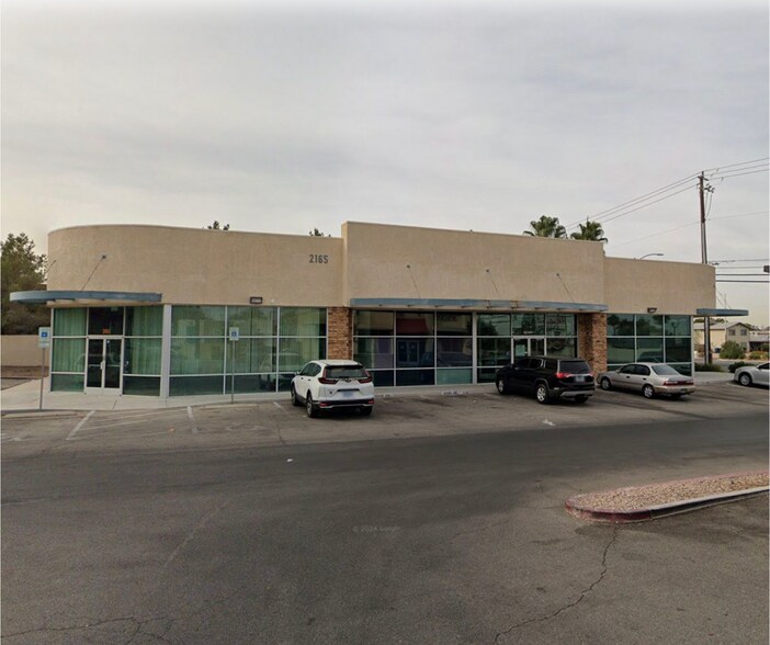 2165 E Windmill Ln, Las Vegas, NV à vendre - Photo du bâtiment - Image 2 de 17