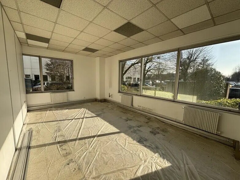 Bureau dans Villepinte à louer - Photo du bâtiment - Image 2 de 14