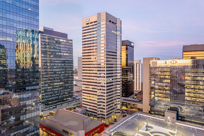 Plus de détails pour 10104 103rd Ave NW, Edmonton, AB - Bureau, Commerce de détail à louer