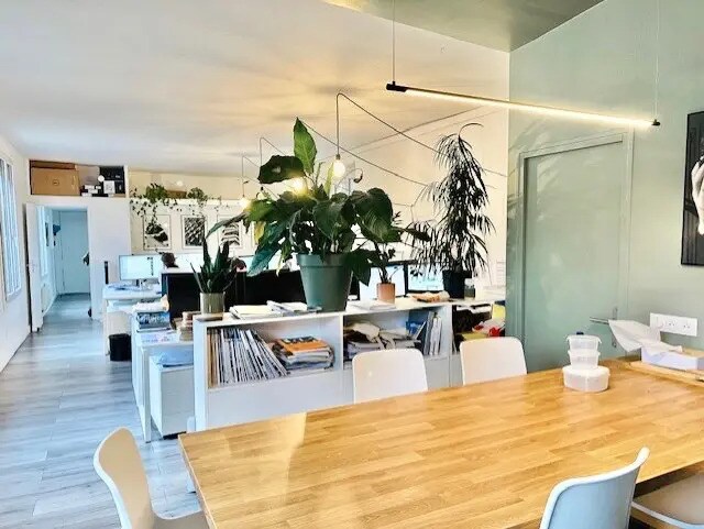 Office in Paris for lease - Interior Photo - Image 1 of 7