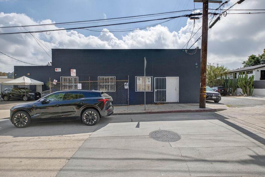 2900 Denby Avenue Ave, Los Angeles, CA for lease - Building Photo - Image 2 of 5