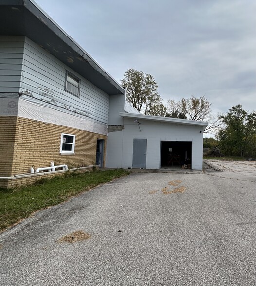 09383 Blue Star Hwy, South Haven, MI for sale - Building Photo - Image 3 of 9