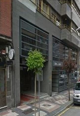 Plus de détails pour Multi-résidentiel à vendre