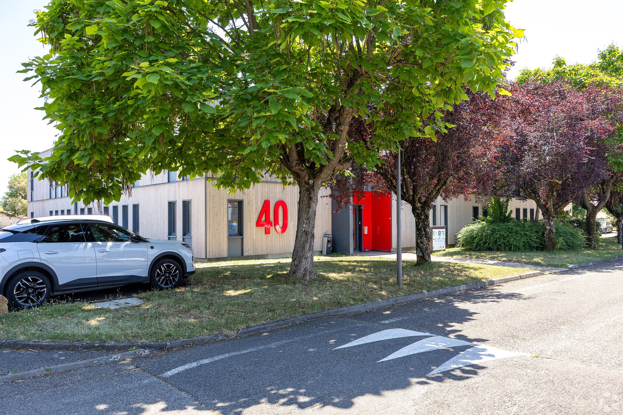 33 Avenue Du Docteur Georges Lévy, Vénissieux for lease Primary Photo- Image 1 of 3