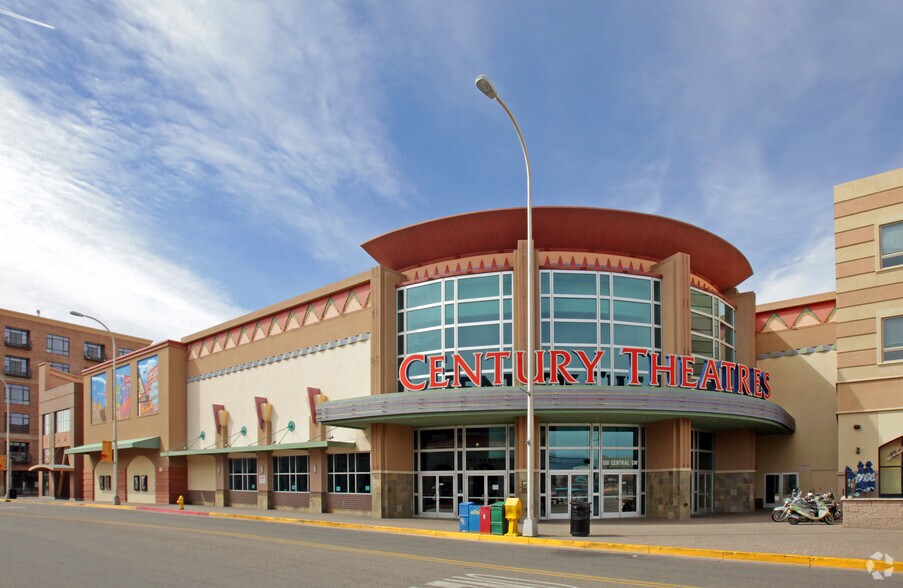 Former Theatre Block portefeuille de 3 propriétés à vendre sur LoopNet.ca - Photo principale - Image 3 de 5