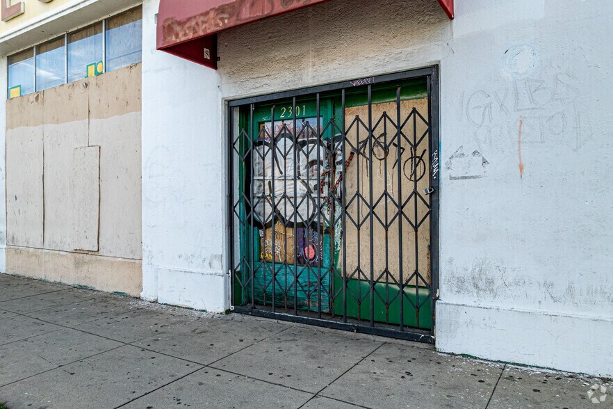 2315 S Hill St, Los Angeles, CA for sale - Building Photo - Image 3 of 9
