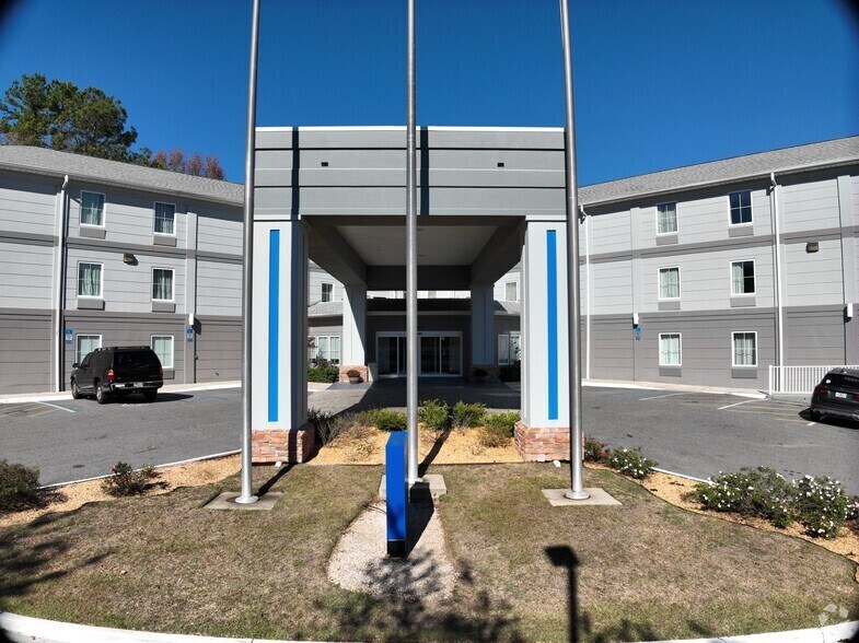 Florida Hospitality Pair: Tryp & Sonesta portefeuille de 2 propriétés à vendre sur LoopNet.ca - Communauté Matterport - Image 2 de 28