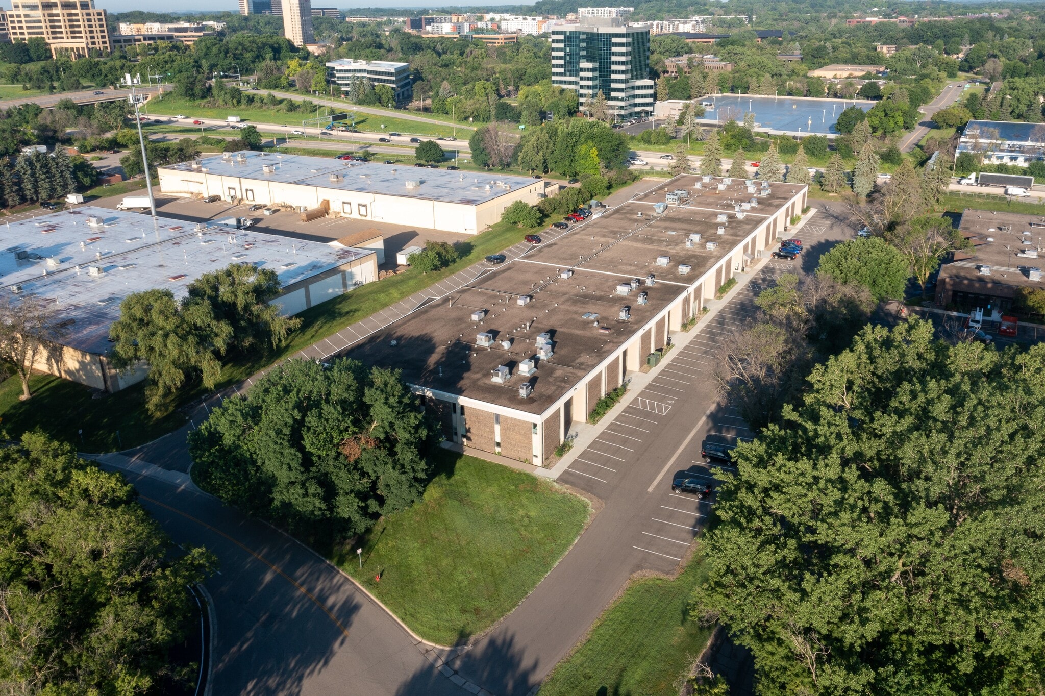 5600-5628 Lincoln Dr, Edina, MN à louer Photo du bâtiment- Image 1 de 23