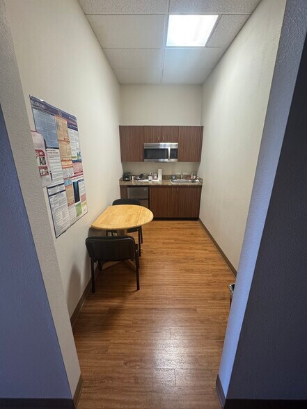 2480 33rd St, Orlando, FL à louer - Photo du bâtiment - Image 3 de 7