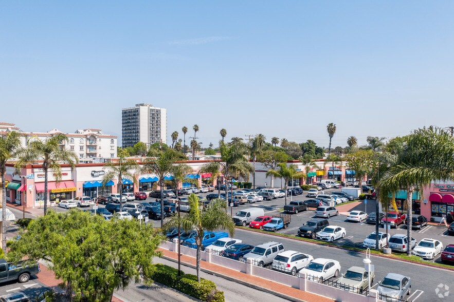 7119 Seville Ave, Huntington Park, CA à vendre - Photo du bâtiment - Image 3 de 3