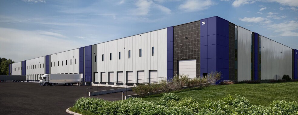 5555 47 Av SE, Calgary, AB for lease - Building Photo - Image 2 of 3