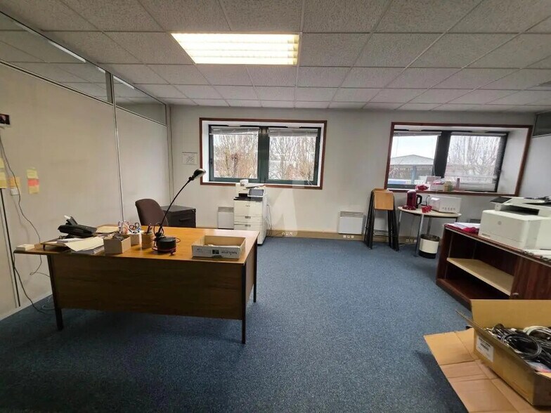 Bureau dans Évry-Courcouronnes à vendre - Photo intérieure - Image 2 de 10