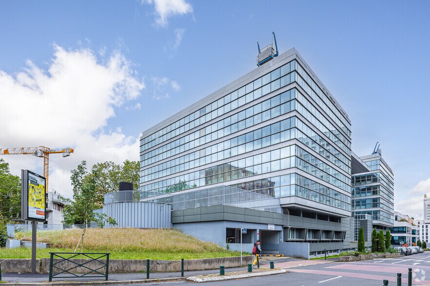 345 Avenue Georges Clemenceau, Nanterre à louer - Photo du bâtiment - Image 2 de 3