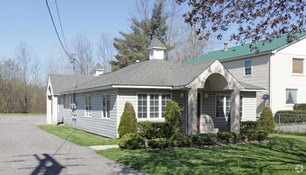 373 Davison Rd, Lockport, NY for lease - Primary Photo - Image 2 of 16