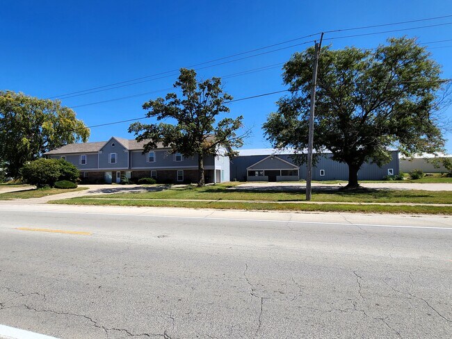 Plus de détails pour 510-512 S Staley Rd, Champaign, IL - Bureau, Industriel à louer