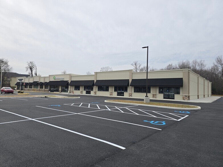711 N DuPont Blvd, Milford, DE à louer - Photo du bâtiment - Image 2 de 9