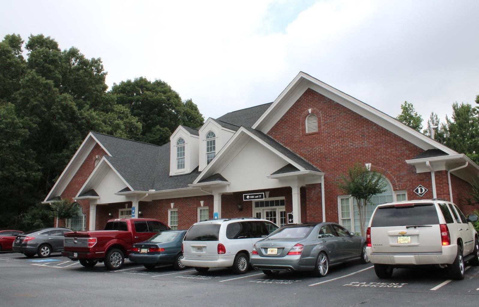 1608 B Tree Ln, Snellville, GA for lease Primary Photo- Image 1 of 5