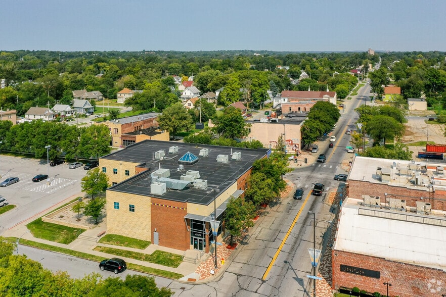 2401 Lake St, Omaha, NE à louer - Photo du bâtiment - Image 3 de 4