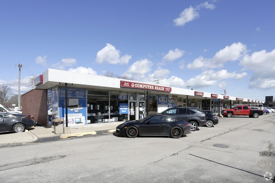 4704-4722 W Touhy Ave, Lincolnwood, IL à louer - Photo du bâtiment - Image 1 de 12