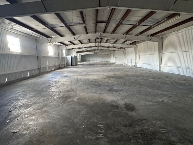 4605 Fowler St, Fort Myers, FL à vendre - Photo du bâtiment - Image 3 de 9