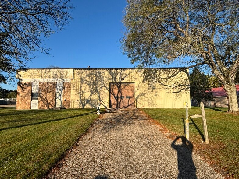525 Industrial Park Dr, Hastings, MI à louer - Photo principale - Image 1 de 4