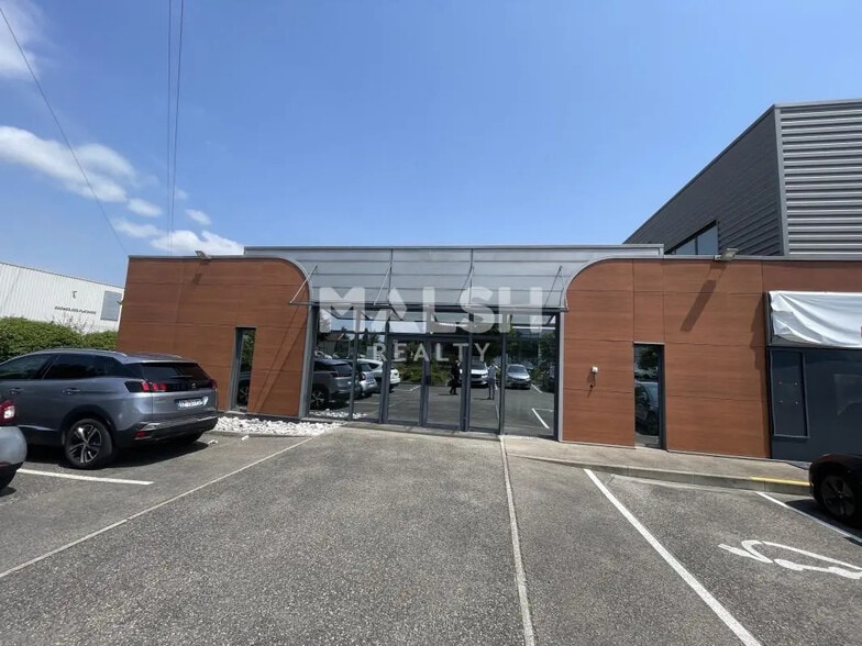Office in CHAZAY-D'AZERGUES for lease - Building Photo - Image 1 of 16