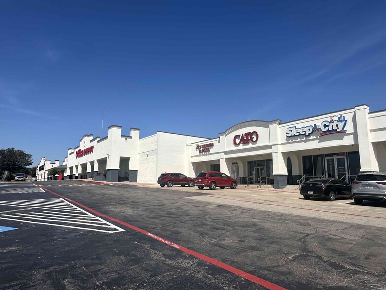 4400 Little Rd, Arlington, TX for lease - Building Photo - Image 2 of 9