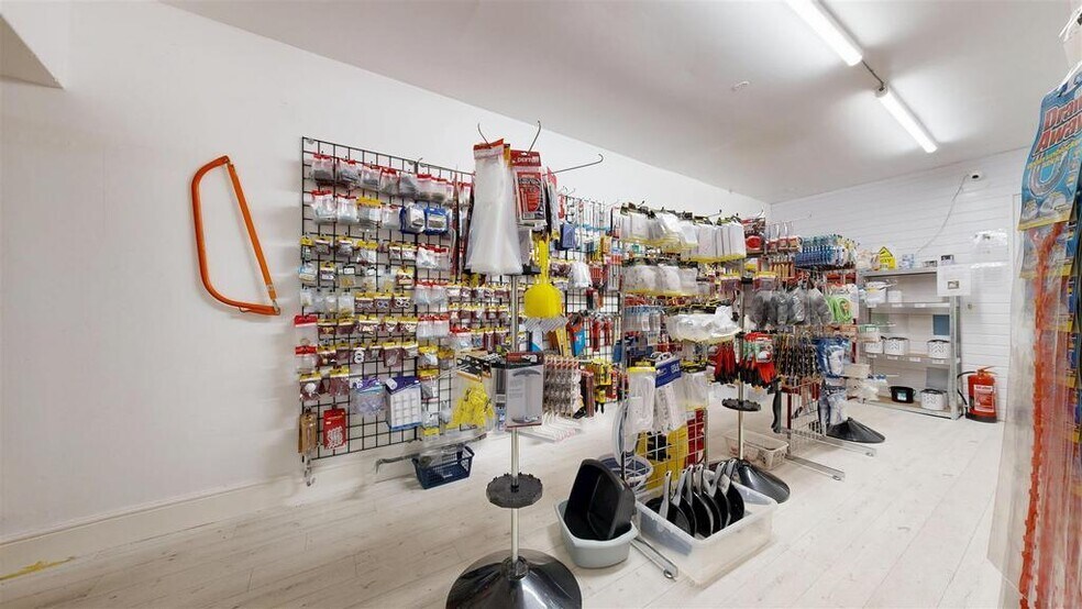 36-37 Easton Sq, Portland à vendre - Photo du bâtiment - Image 3 de 11