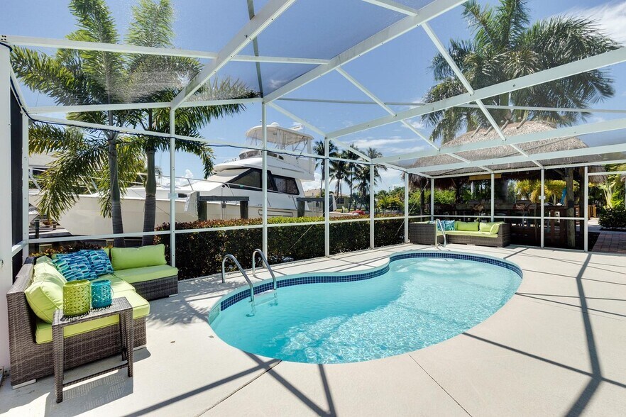 2960 Oleander St, Saint James City, FL à vendre - Photo du bâtiment - Image 2 de 18