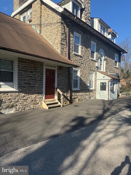 820 E Vernon Rd, Philadelphia, PA à vendre - Photo principale - Image 1 de 2